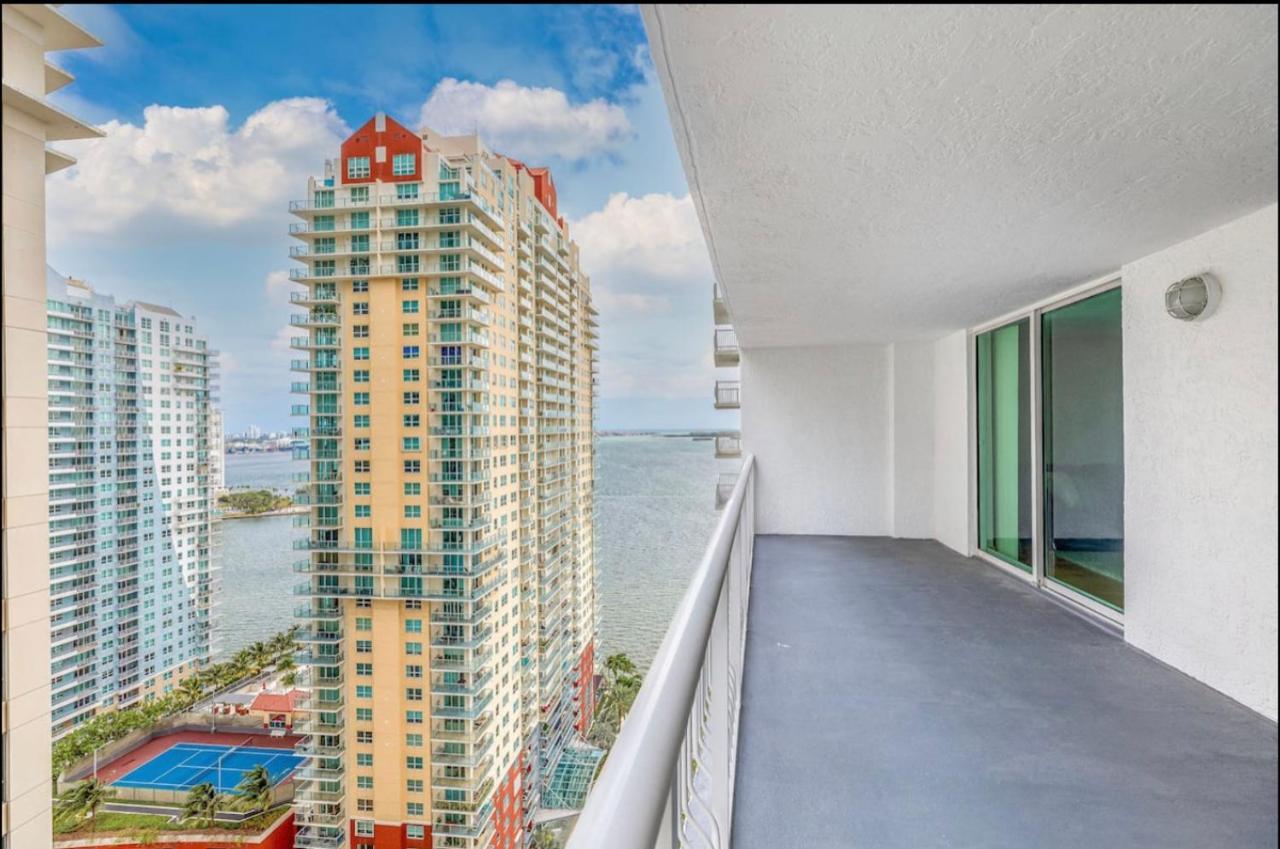 The Club At Brickell Bay Apartment Miami Exterior photo