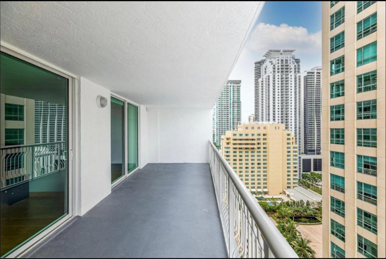 The Club At Brickell Bay Apartment Miami Exterior photo