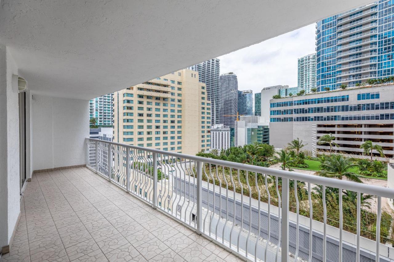 The Club At Brickell Bay Apartment Miami Exterior photo