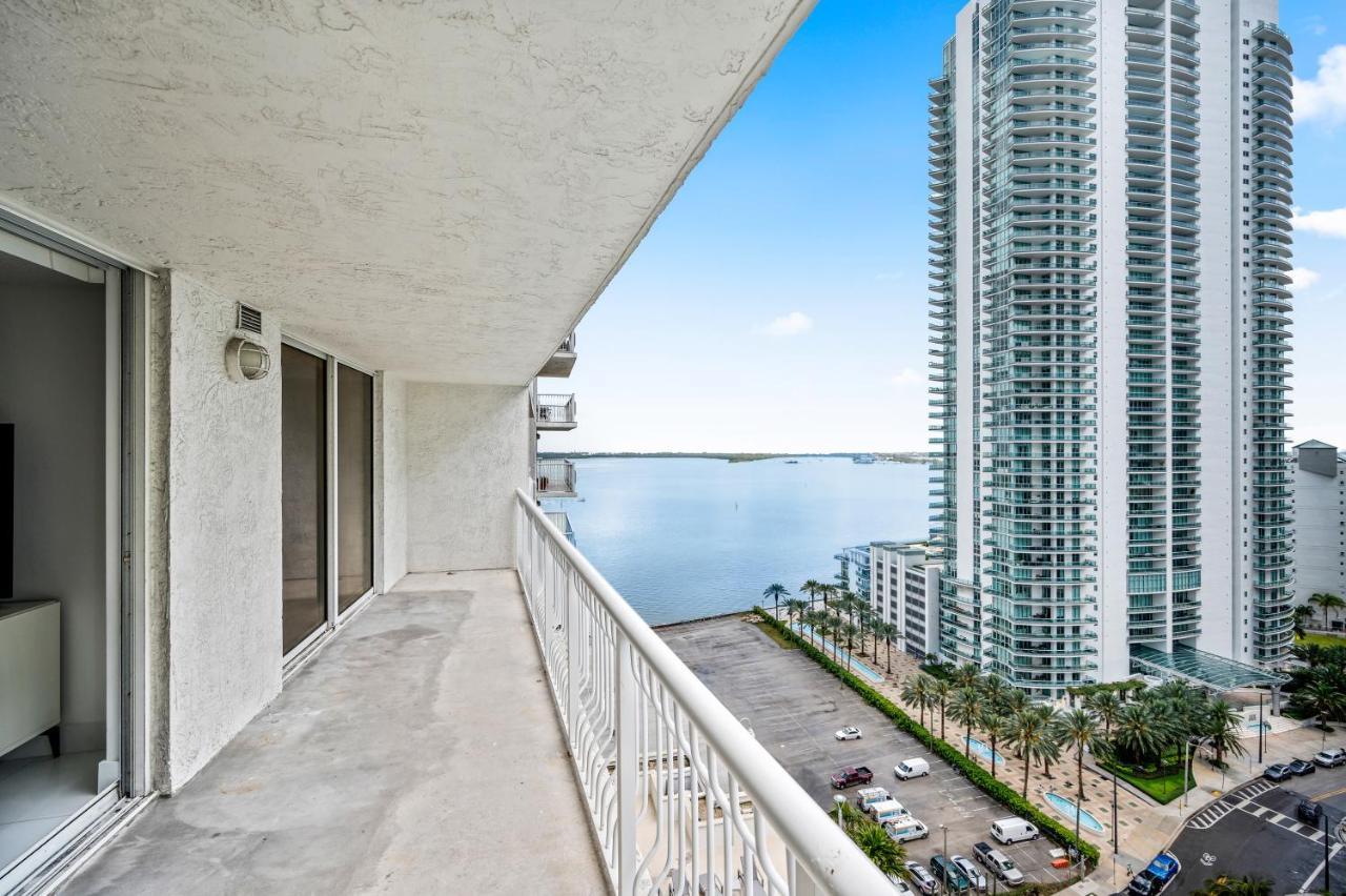 The Club At Brickell Bay Apartment Miami Exterior photo