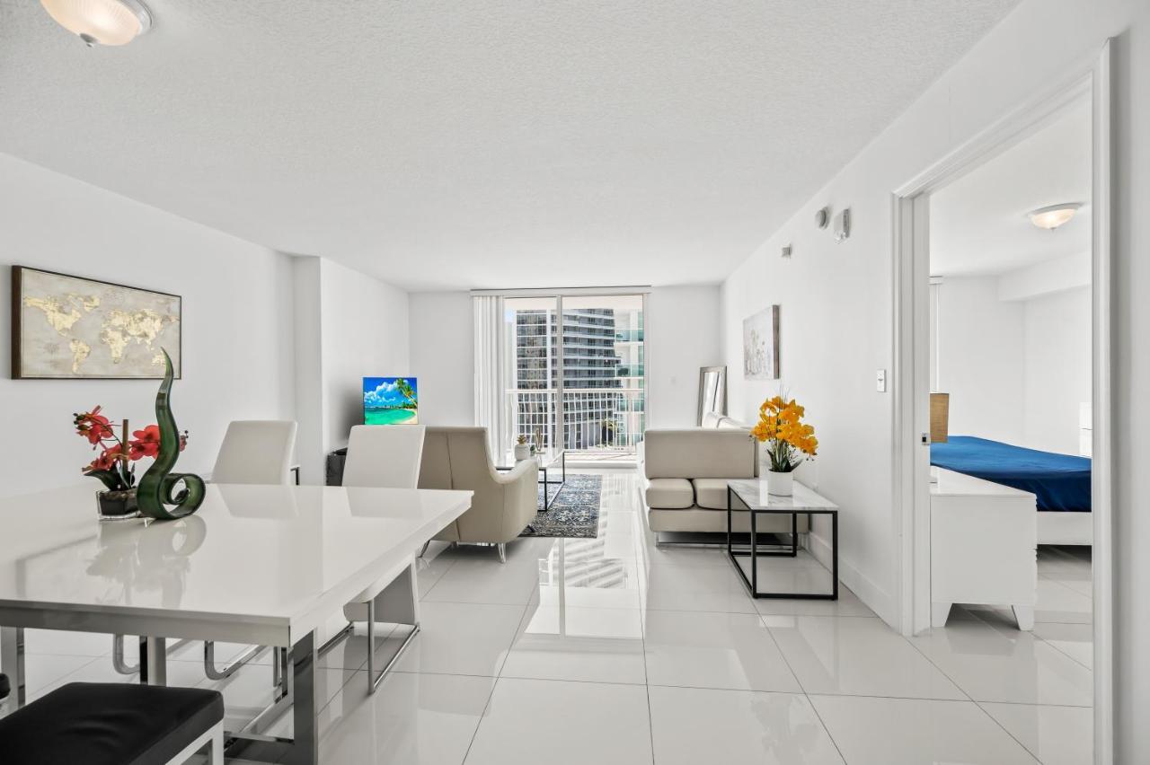 The Club At Brickell Bay Apartment Miami Exterior photo